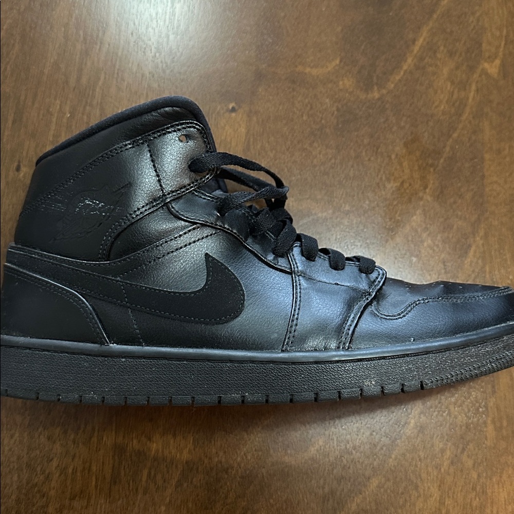 Nike Men's Air Jordan 1 Mid 'Triple Black' sneaker Size 12